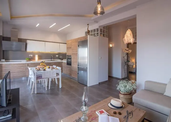 Ioanna Bayview Luxury Apartment
